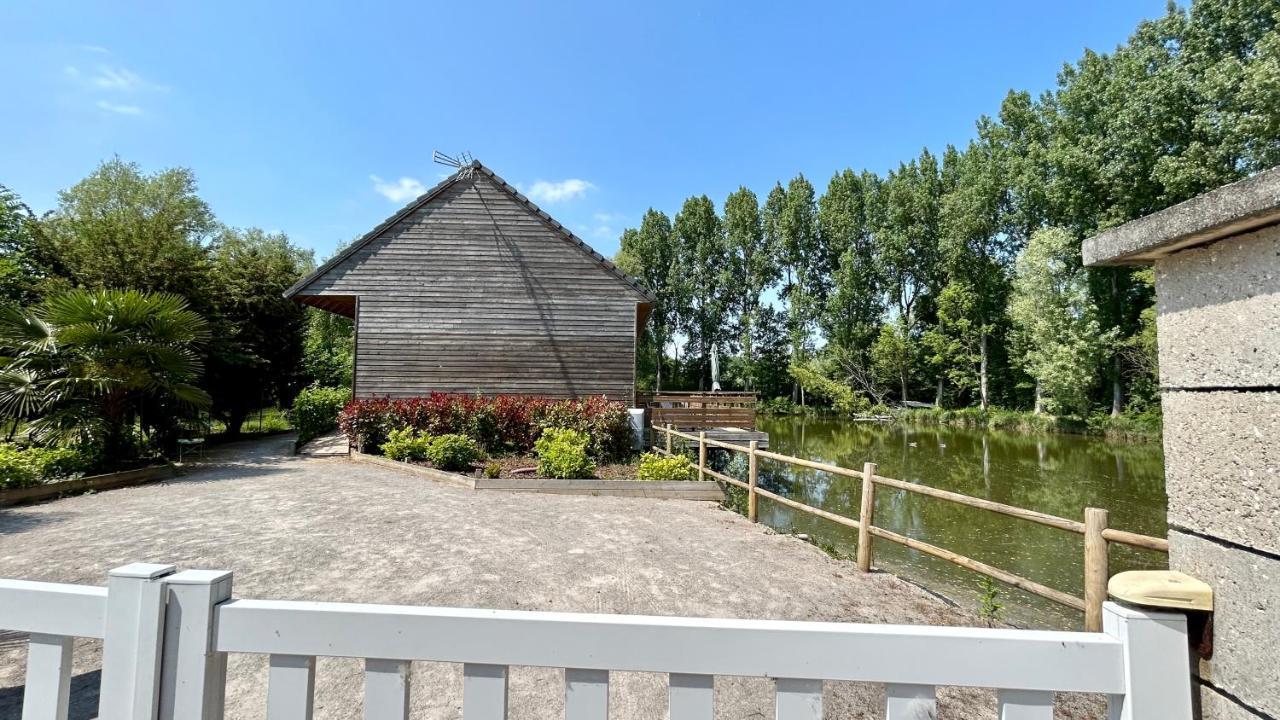 Chalet Avec Terrasse Sur Pilotis Vue Sur L'Etang Rue  Luaran gambar
