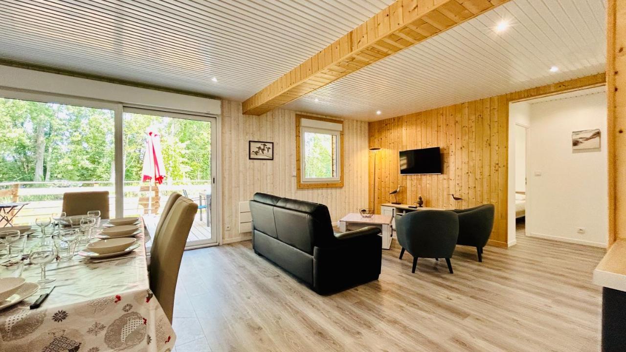 Chalet Avec Terrasse Sur Pilotis Vue Sur L'Etang Rue  Luaran gambar
