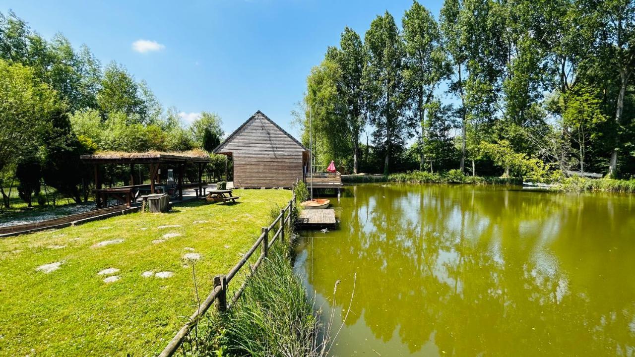 Chalet Avec Terrasse Sur Pilotis Vue Sur L'Etang Rue  Luaran gambar
