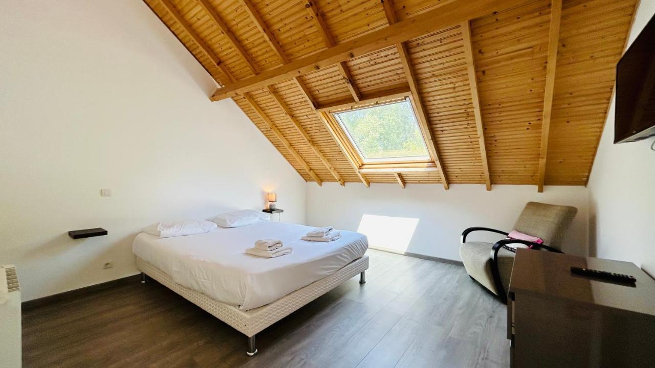 Chalet Avec Terrasse Sur Pilotis Vue Sur L'Etang Rue  Luaran gambar