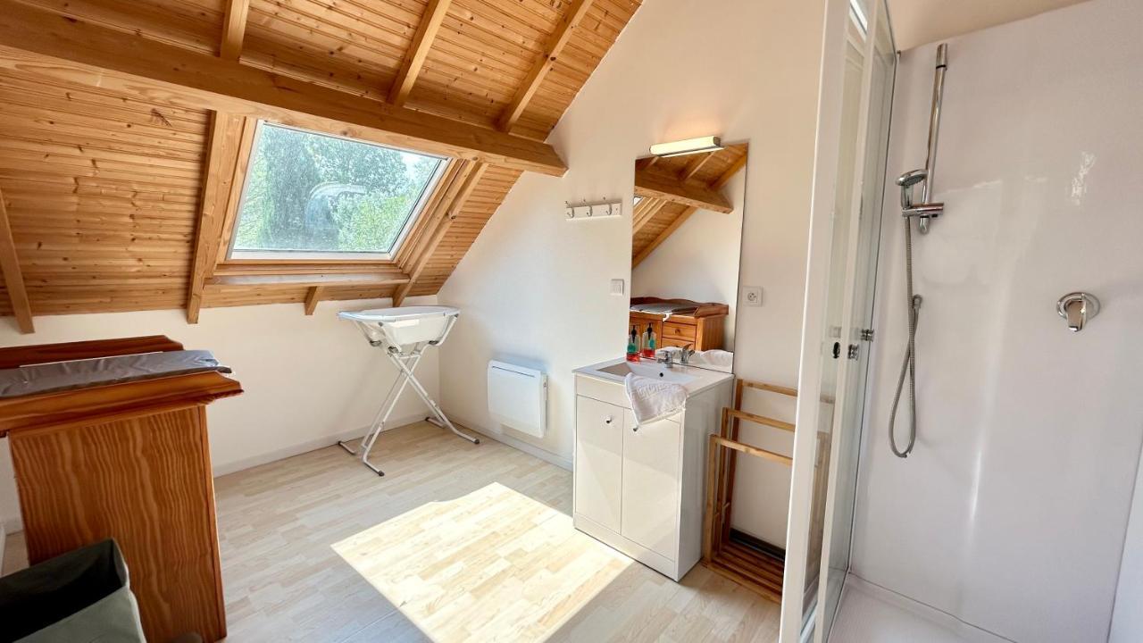 Chalet Avec Terrasse Sur Pilotis Vue Sur L'Etang Rue  Luaran gambar